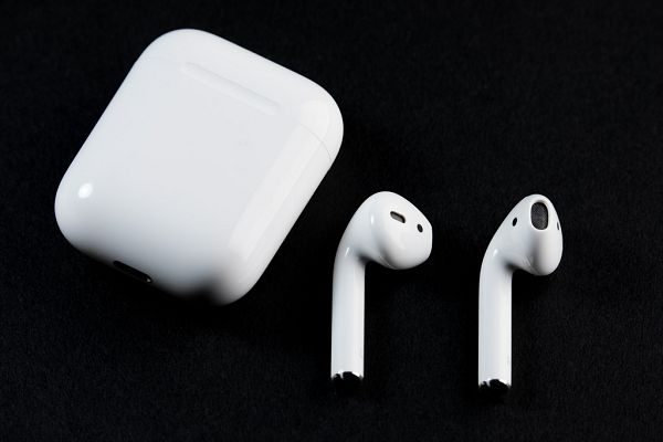 AirPods 03 600x400