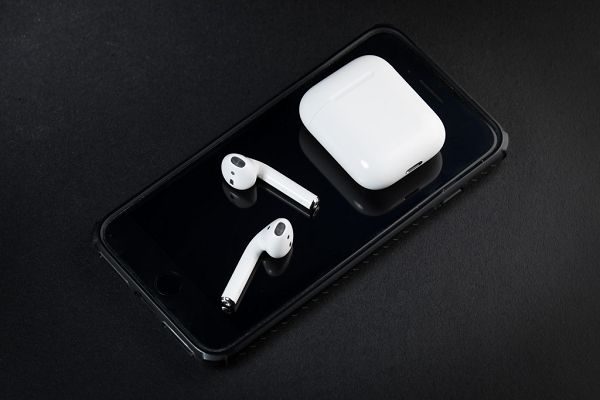 AirPods 04 600x400