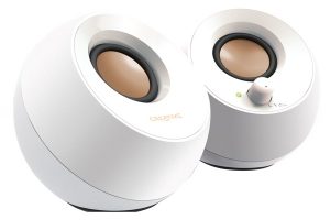 Creative Pebble Review 01