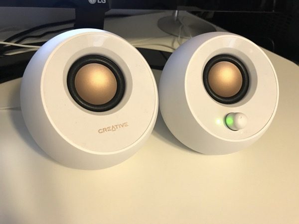 creative pebble speakers