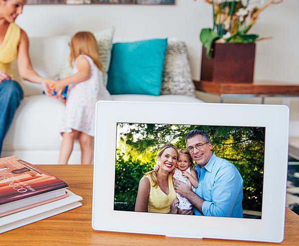 PhotoSpring is the digital picture frame you’ve been waiting for