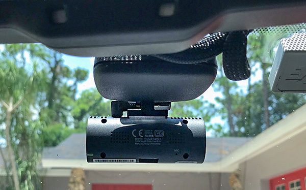 Thinkware Dash Cam F70  Front and Rear Traffic Recording