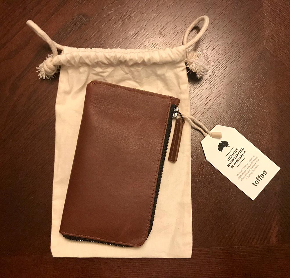 Toffee Banjo Leather Zip Pouch 001