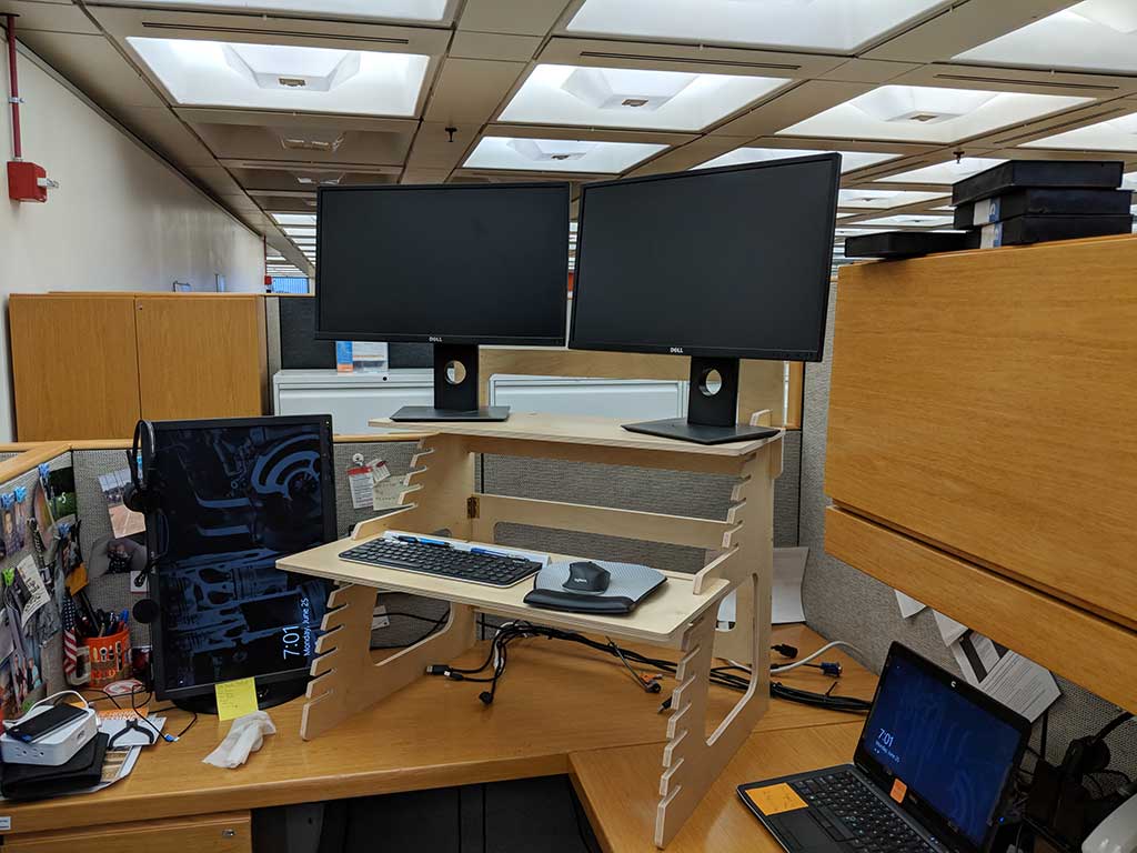 Well Desk Double Monitor Standing Desk Review The Gadgeteer