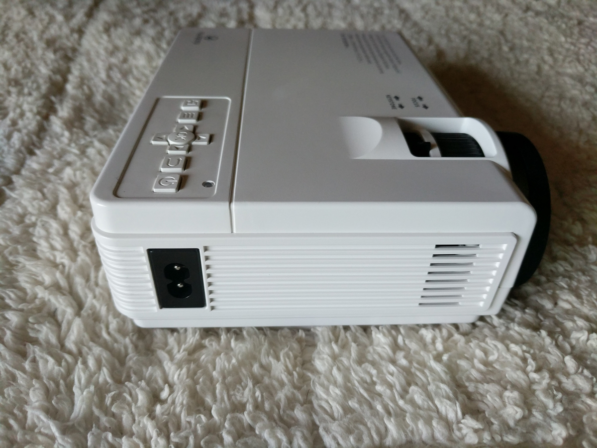 Vankyo LEISURE 3 2200 LUX LED Portable Projector review The
