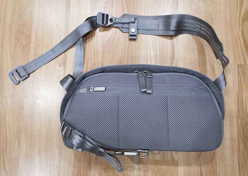 moshi tego slingpack