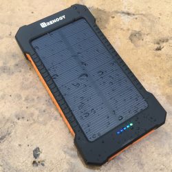 Renogy 10,000mah Solar Panel Water Resistant Power Bank Review - The 