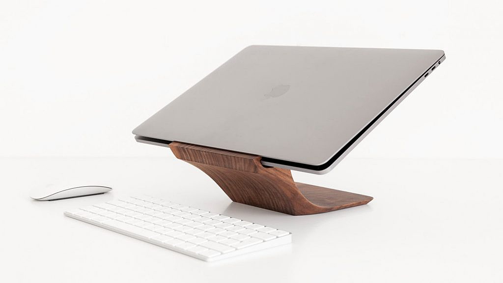 yohann woodenmacbookproandmacbookstand 2