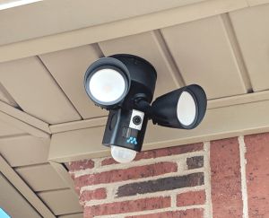 momentum aria floodlight wifi camera 56a