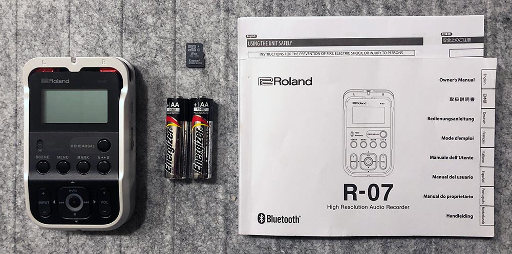 Roland R-07 High Resolution Audio Recorder review - The Gadgeteer