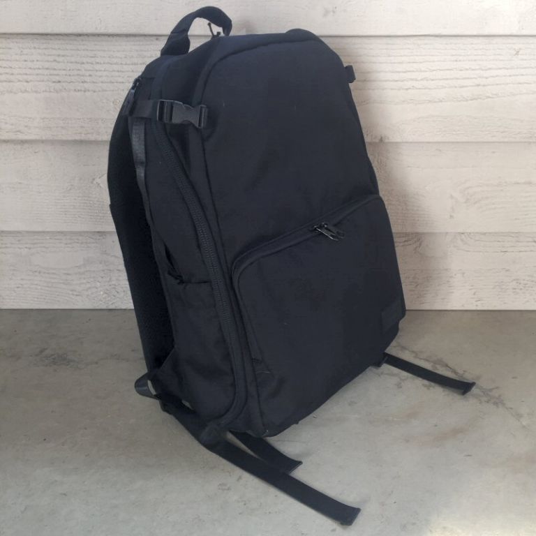 Hex Brand Ranger Clamshell DSLR Backpack review - The Gadgeteer