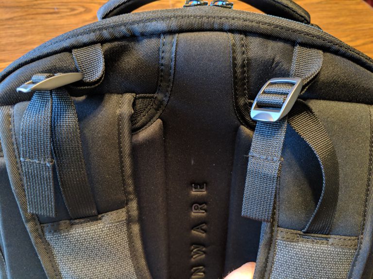 Mobile Edge Alienware Vindicator 2.0 Backpack and Neoprene Sleeve ...