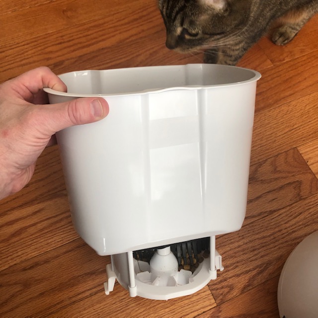 wopet cat feeder