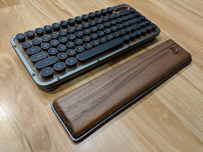 El AZIO Retro Compact Keyboard ya está disponible en Indiegogo