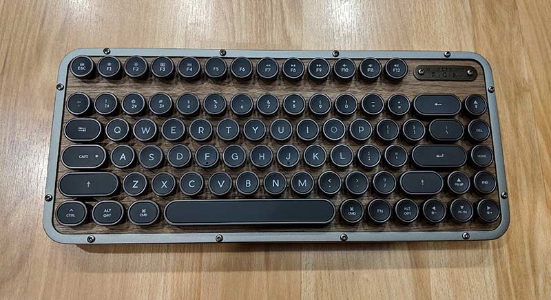 El AZIO Retro Compact Keyboard ya está disponible en Indiegogo