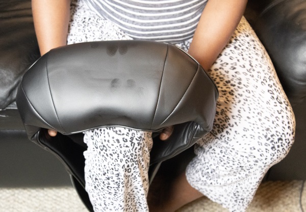 Naipo Shiatsu Kneading Massager Neck & Shoulder Massager with Heat review -  The Gadgeteer