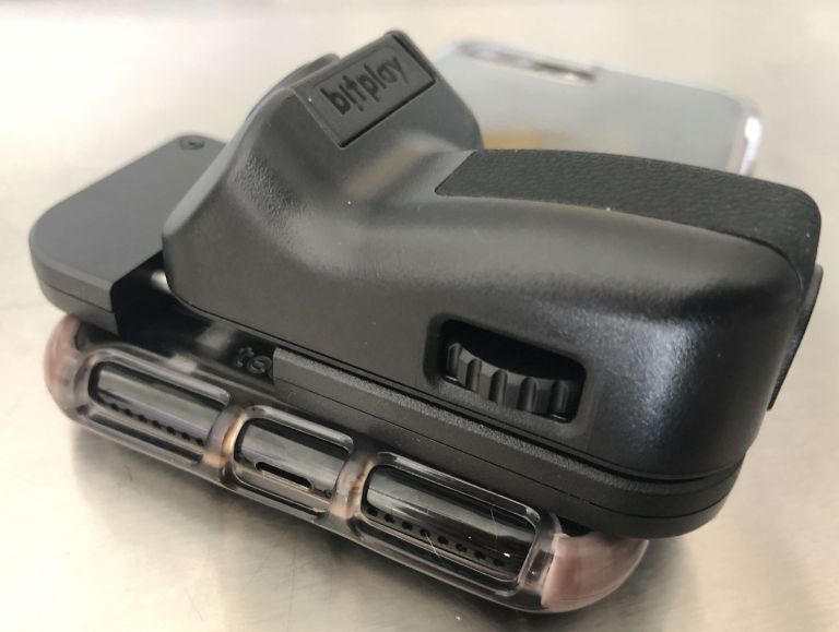 SNAP! Grip Bluetooth Shutter Grip with Phone Case Review The Gadgeteer