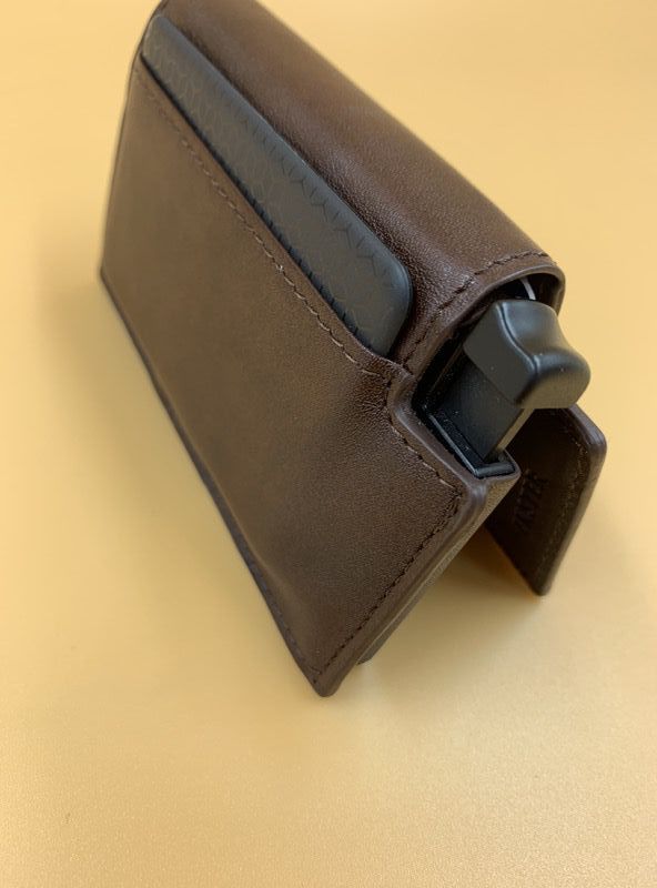 Ekster Parliament Wallet review - The Gadgeteer