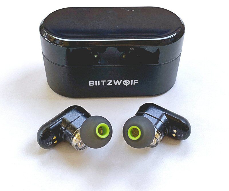 BlitzWolf BW FYE7 earbuds 02