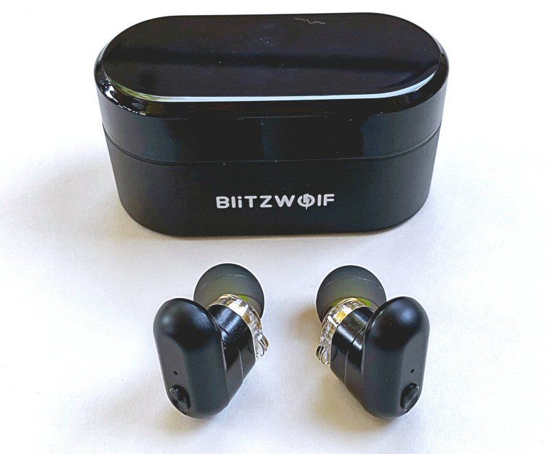 BlitzWolf BW FYE7 earbuds 03