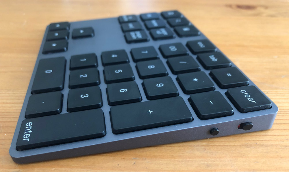 apple magic keyboard with numeric keypad and usb ports