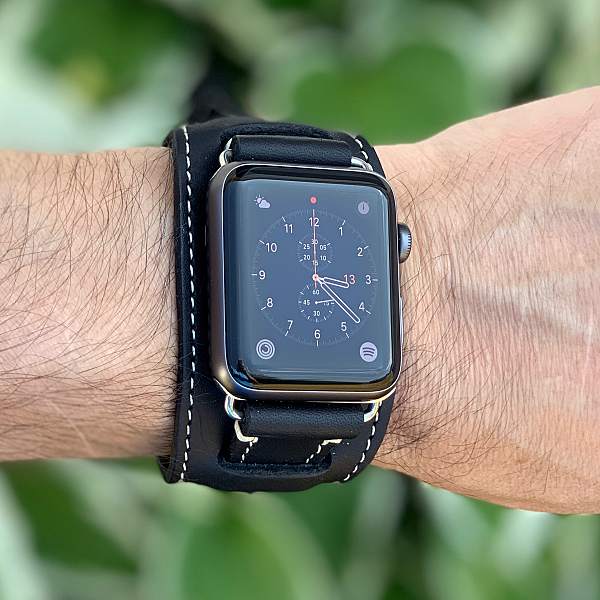 padquill lowrycuffeditionapplewatchband review 1