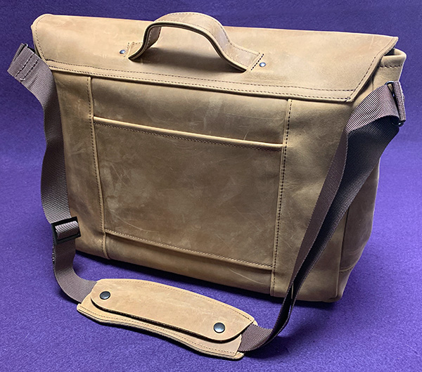 Waterfield Executive Leather Messenger Bag review The Gadgeteer