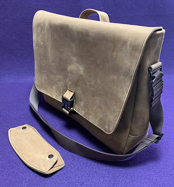 Waterfield Executive Leather Messenger Bag review The Gadgeteer