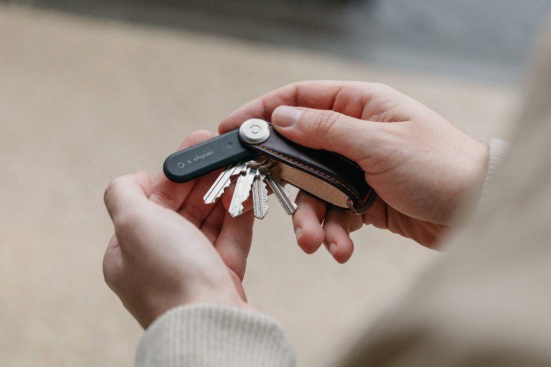 Orbitkey x Chipolo - Say goodbye to bulky trackers