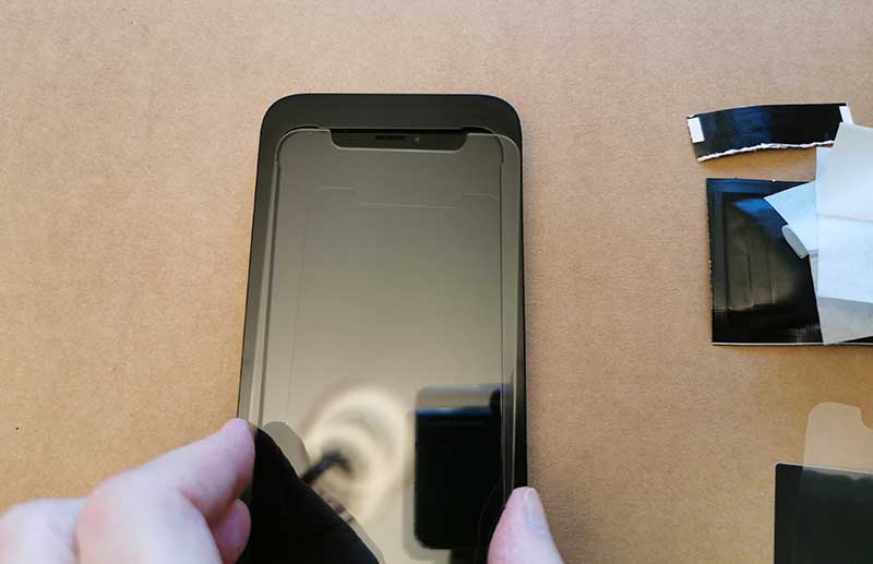 OtterBox Amplify Glare Guard screen protector review - The Gadgeteer