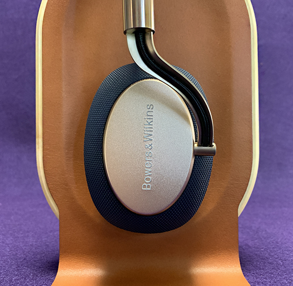 Grovemade wood headphone stand review - The Gadgeteer