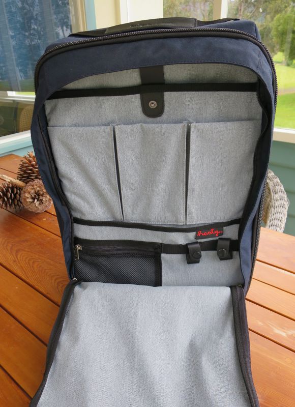 Henty Everyday Travel Bag review - The Gadgeteer