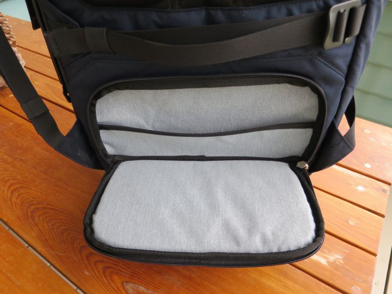 Henty Everyday Travel Bag review - The Gadgeteer