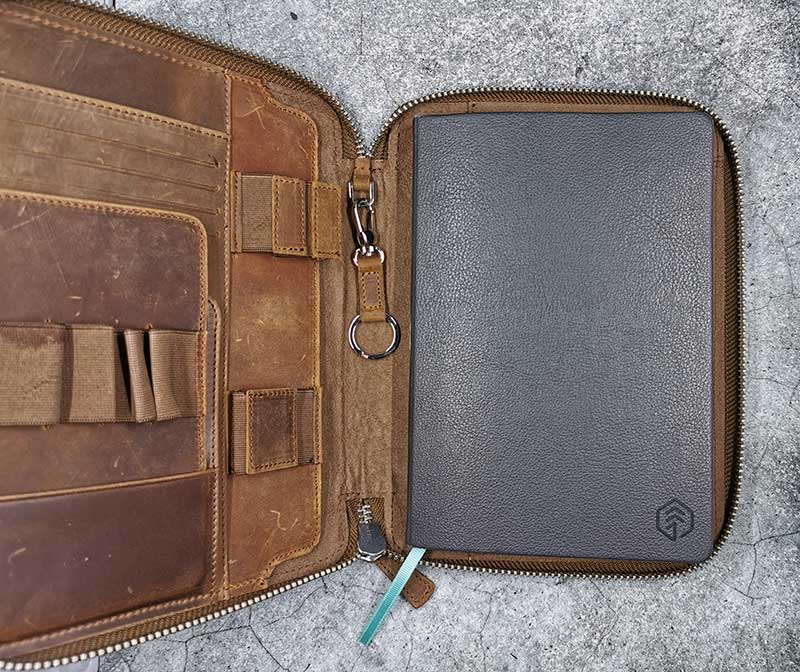 Galen Leather A5 Leather Zip Folio review - The Gadgeteer