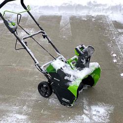 Greenworks Pro 60V 20-inch Cordless Electric Snow Blower review