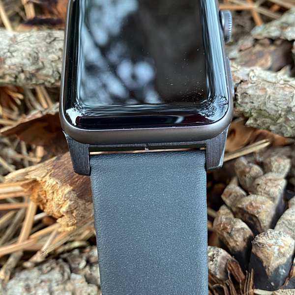 nomad activestrapwaterproofleatherapplewatchband review 5