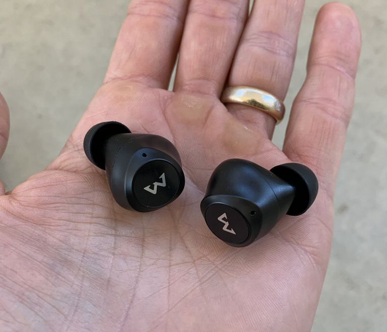 Mpow Earbuds Not Charging at James Moseley blog