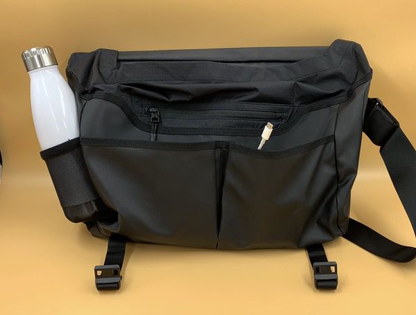  Timbuk2 Especial Stash Messenger Bag, Jet Black, Medium :  Clothing, Shoes & Jewelry