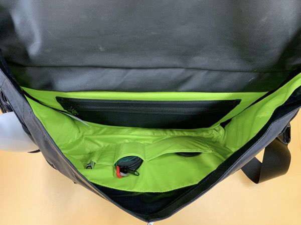 Timbuk2 Stash Messenger Bag review - The Gadgeteer