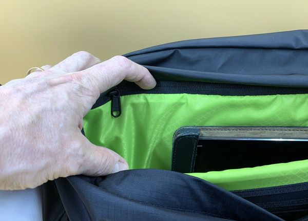 Timbuk2 Stash Messenger Bag review - The Gadgeteer