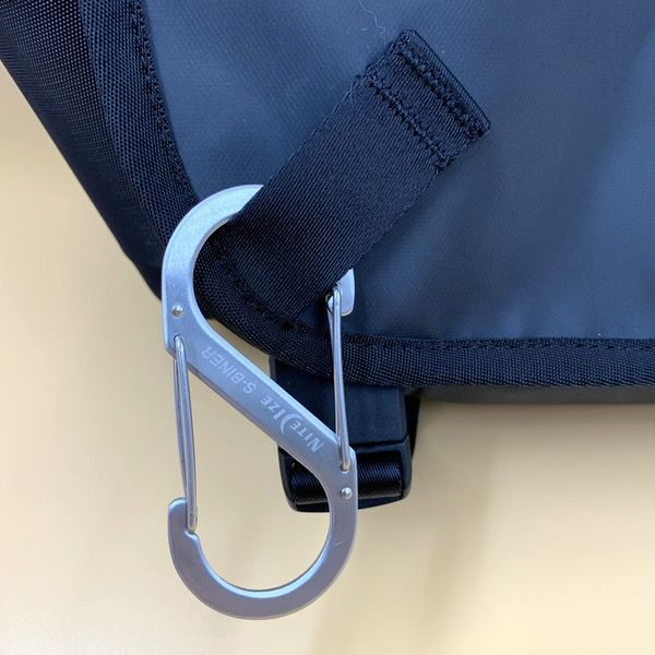 Timbuk2 Stash Messenger Bag review - The Gadgeteer