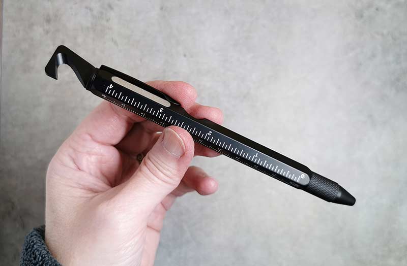 Stylish Metal Cased Compact and Lightweight Multi-tool 6-in-1 Pen Matt Black 