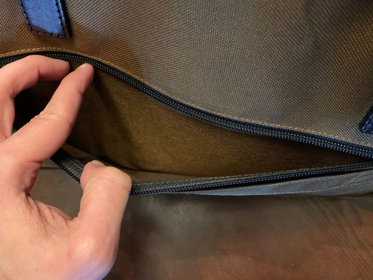 Filson Dryden Briefcase Review 8