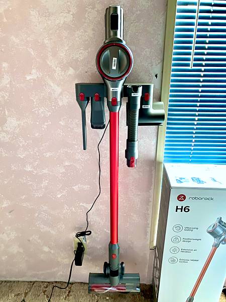 Roborock H6 cordless stick vacuum review – The Gadgeteer