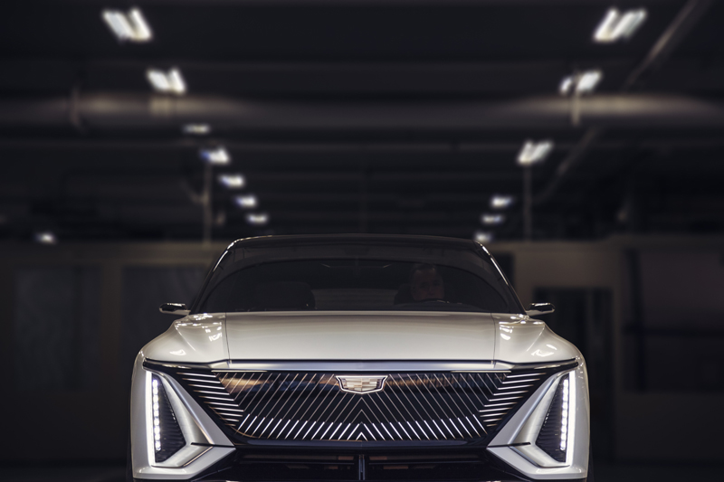 Cadillac LYRIQ 015