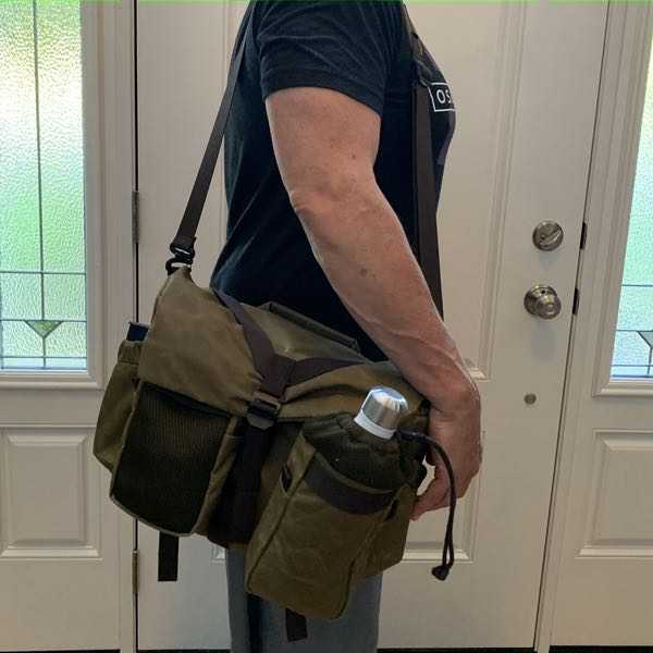 Pilot store messenger bag