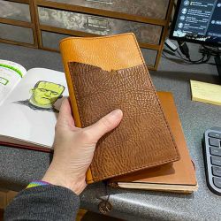 Le Cow standard-sized Traveler’s Notebook leather cover unboxing