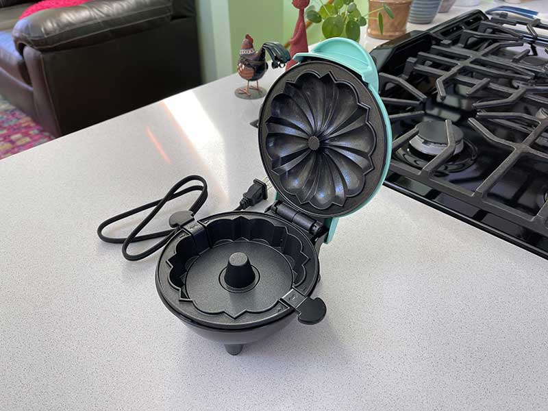 Dash mini cookers review - Tiny individual cookers for waffles and more -  The Gadgeteer