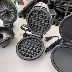 Dash mini cookers review – Tiny individual cookers for waffles and more