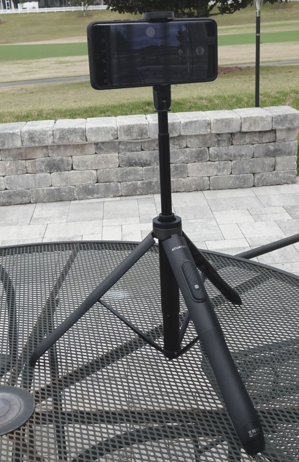 Yes! Atumtek 51″ Selfie-stick Tripod Review – A Selfie-stick For Giants